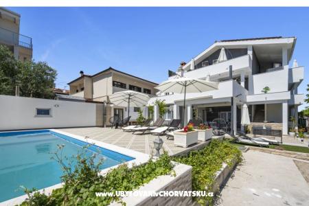 Vila s bazenom i jacuzzijima Vodice Hrvatska