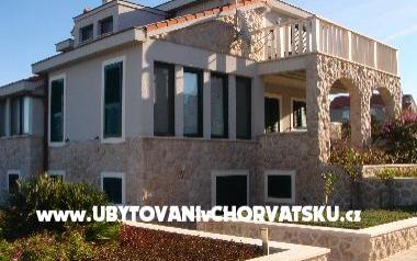 Apartman Lucija - smještaj Betina Hrvatska