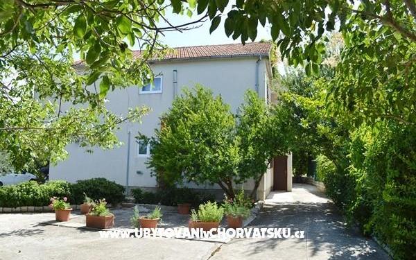 Apartmani Cvita - smještaj Betina Hrvatska