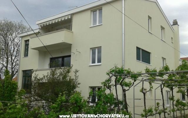 Apartmani Jurov - smještaj Biograd Hrvatska