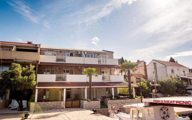 Marinus Apartmani - smještaj Blace Hrvatska
