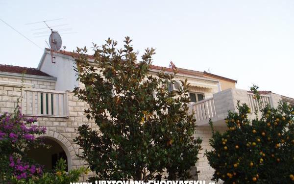 Apartmani Kunac - smještaj otok Brač Hrvatska