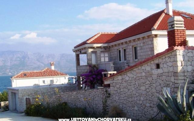 Apartmani Villa Vanja - smještaj otok Brač Hrvatska