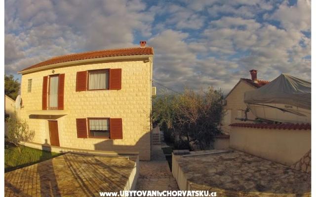 Kuća na moru - smještaj otok Brač Hrvatska