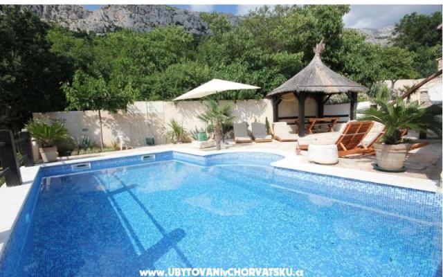 Stone Brela- swimming pool, grill - smještaj Brela Hrvatska