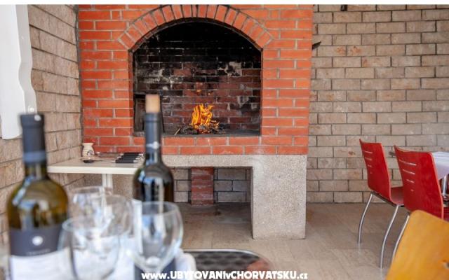 Apartmani Antonio - smještaj Dugi Rat Hrvatska