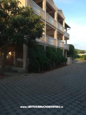 Apartmani Colić - smještaj Sv. Filip i Jakov Hrvatska