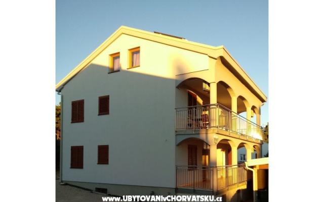 Apartmani Lukić - smještaj Sv. Filip i Jakov Hrvatska