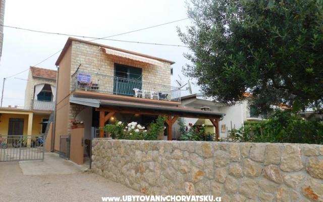 Apartmant ANĐELKO - smještaj Sv. Filip i Jakov Hrvatska