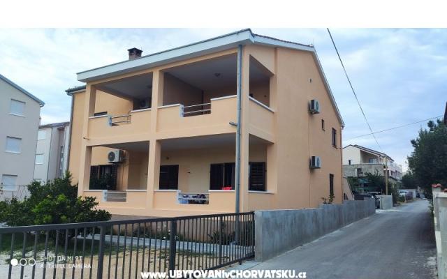 Apartmani Julia - smještaj Sv. Filip i Jakov Hrvatska