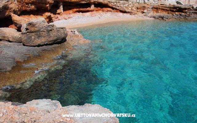 Apartmani Floris Ivan Dolac - smještaj otok Hvar Hrvatska