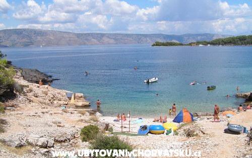 Apartmani pored mora - smještaj otok Hvar Hrvatska