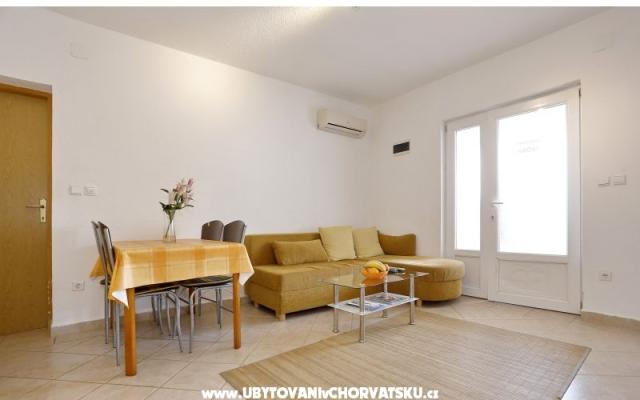 Apartmani Leona - smještaj Karlobag Hrvatska