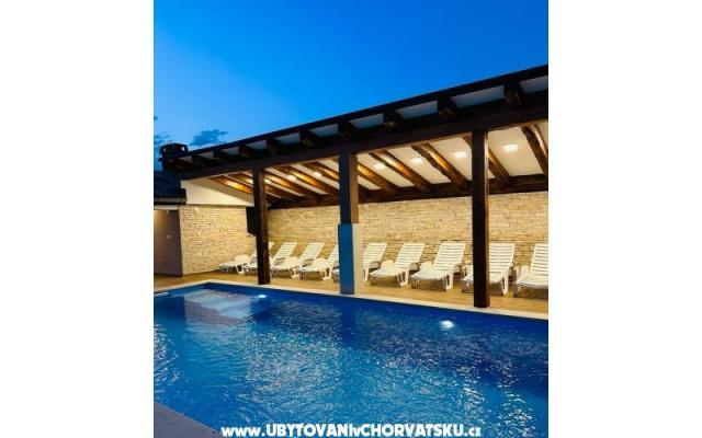 Villa Robert 2 sa bazenom Cesarica - smještaj Karlobag Hrvatska