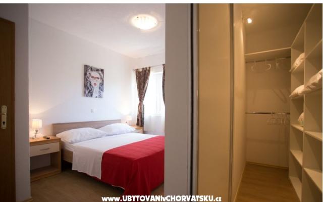 Apartmani Duje - smještaj Kaštela Hrvatska
