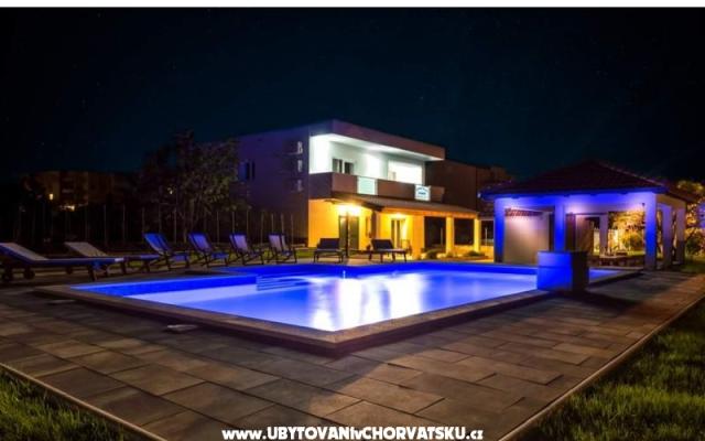 Villa Apartmani Marko - smještaj Kaštela Hrvatska
