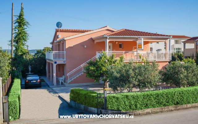 Apartmani Mirjana - smještaj Kaštela Hrvatska