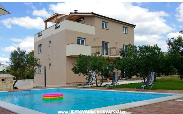 Apartmani Šimetin - smještaj Kaštela Hrvatska