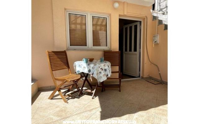 Apartmani Kod Marice - smještaj Kaštela Hrvatska