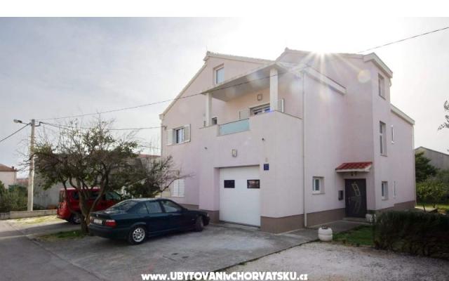Apartmani Tihana - smještaj Kaštela Hrvatska