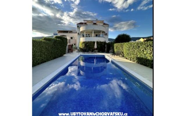 Apartmani Villa Ohana - smještaj Kaštela Hrvatska