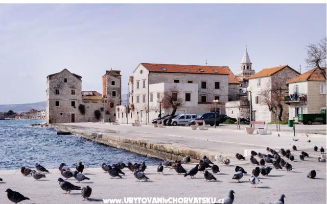 Kamena kuća - smještaj Kaštela Hrvatska