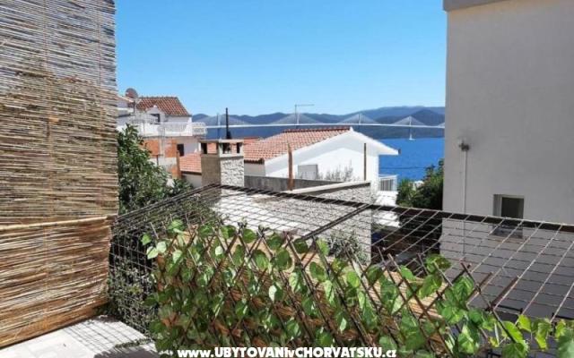 Kuća za odmor Oaza - smještaj Klek Hrvatska