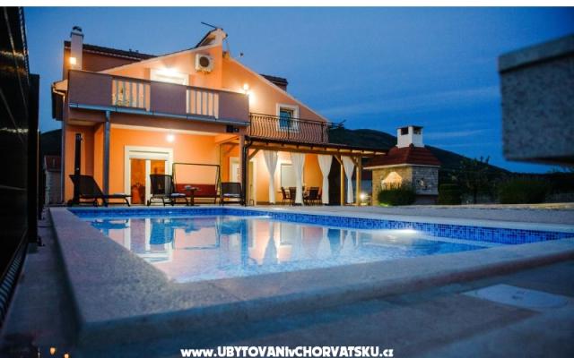 Holiday Home Anica - smještaj Knin Hrvatska