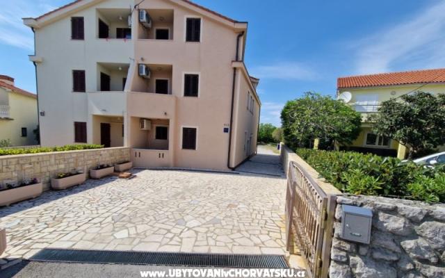 Apartmani Omišalj - smještaj otok Krk Hrvatska