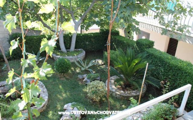 Apartmani Jelena - smještaj Marina - Trogir Hrvatska