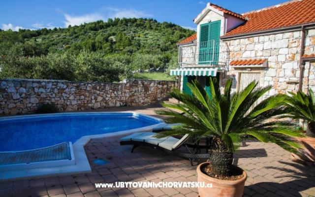 Kuća za odmor Niva - smještaj Marina - Trogir Hrvatska