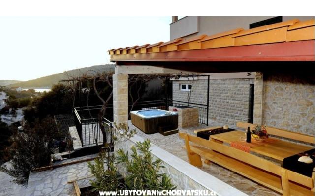 Kuća za odmor - Mirna vala - smještaj Marina - Trogir Hrvatska