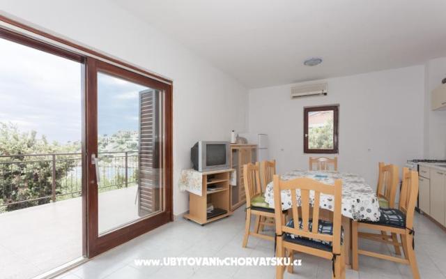 Kuća za odmor Taraš - smještaj Marina - Trogir Hrvatska