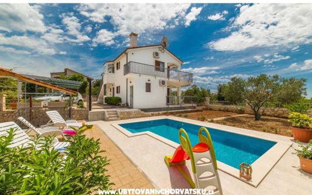 Apartmani Vila Nena sa bazenom - smještaj Marina - Trogir Hrvatska