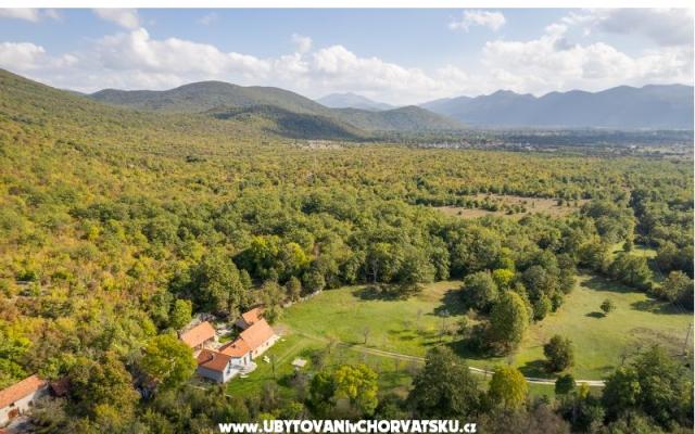 Secret forest house - smještaj Maslenica Hrvatska
