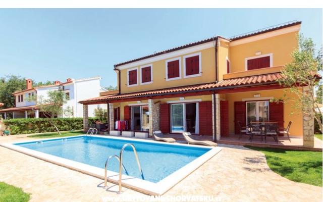 Apartman Oliva D1 sa bazenom - smještaj Medulin Hrvatska