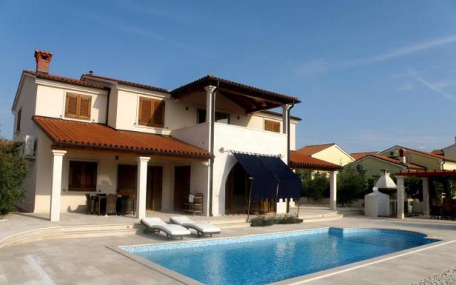 Apartmani sa bazenom Volme - smještaj Medulin Hrvatska