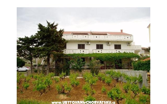 Apartman Lucija - smještaj Novalja - Pag Hrvatska