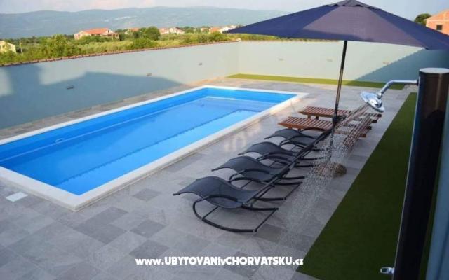 Holiday Kuća Meri - smještaj Novigrad Hrvatska