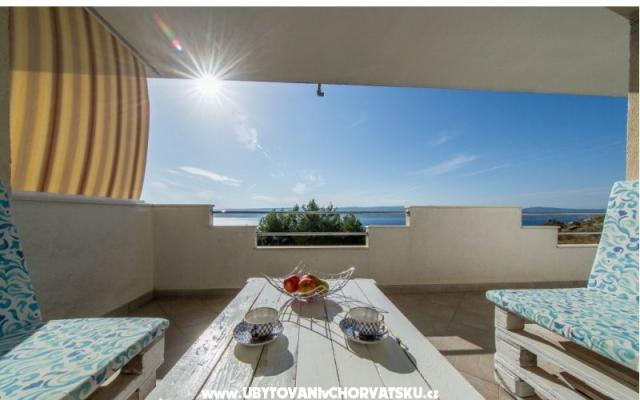 Apartmani  LUNI - smještaj Omiš Hrvatska
