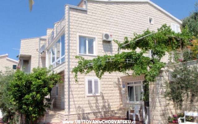 Apartmani Erceg - smještaj Omiš Hrvatska