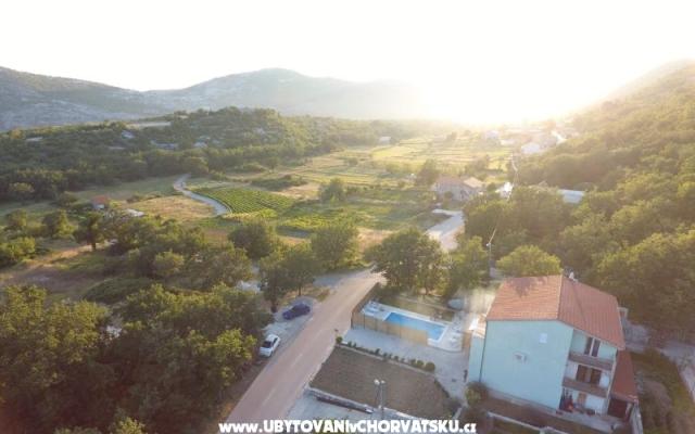 Apartmani Bašić - smještaj Omiš Hrvatska