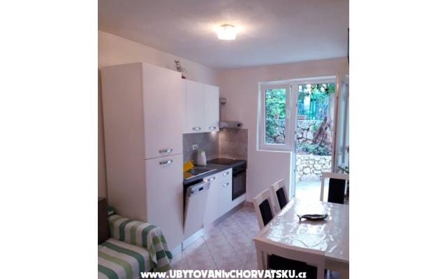 Apartmani Karolina - smještaj Omiš Hrvatska