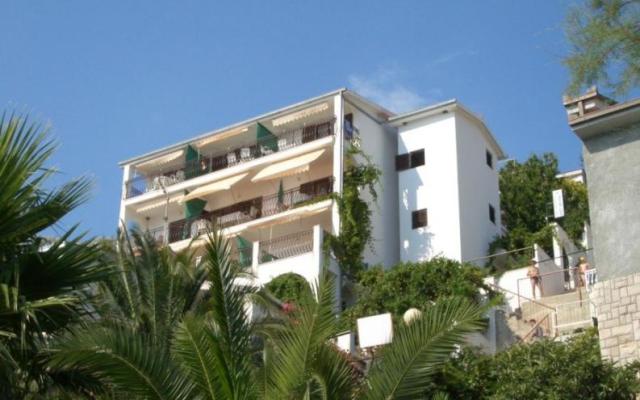 Apartmani Velika Luka - smještaj Omiš Hrvatska