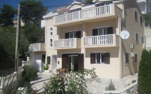 Apartmani Villa Roza - smještaj Omiš Hrvatska