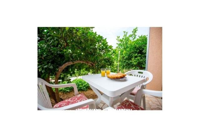 Apartmani Iva Brstilo Stanići - smještaj Omiš Hrvatska