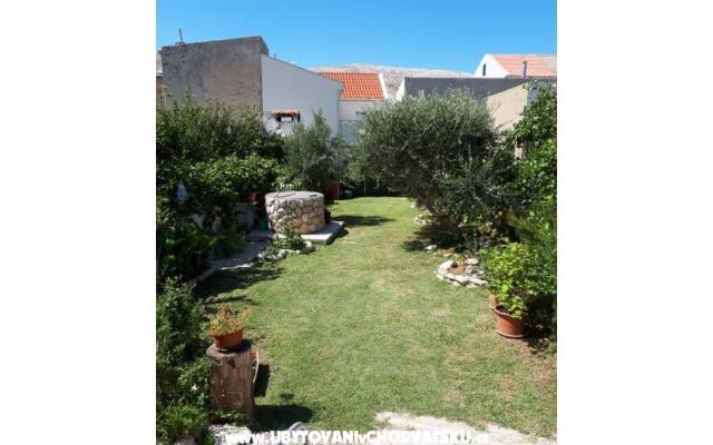 Apartmani Center Pag - smještaj otok Pag Hrvatska