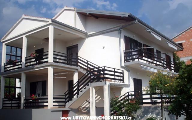 Apartmani vesela - smještaj Starigrad Paklenica Hrvatska