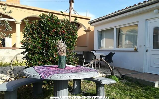 Apartmani Kristina - smještaj Pakoštane Hrvatska
