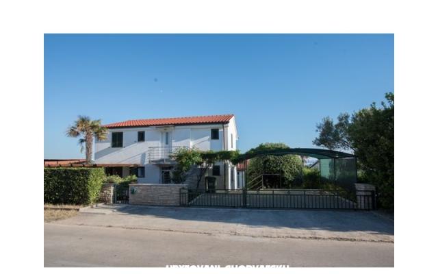 Apartmani Bukvić - smještaj Petrčane Hrvatska